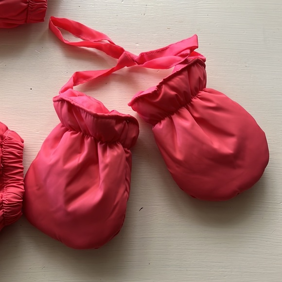 Mud Kingdom 85 infant/toddler winter/snowsuit with mittens and shoe cove… - Picture 5 of 12